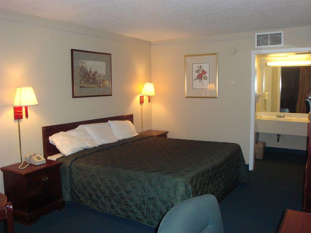 Econo Lodge Asheboro Εξωτερικό φωτογραφία