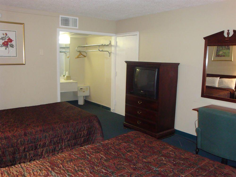 Econo Lodge Asheboro Εξωτερικό φωτογραφία