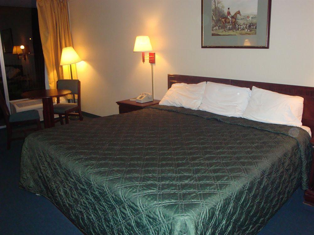 Econo Lodge Asheboro Εξωτερικό φωτογραφία