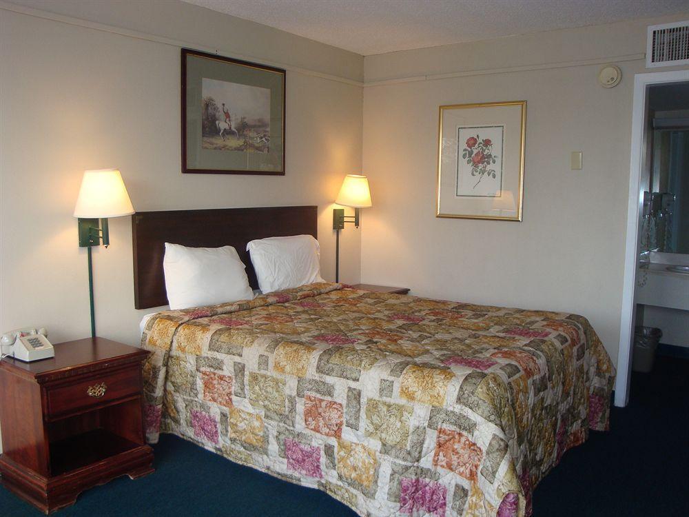 Econo Lodge Asheboro Εξωτερικό φωτογραφία
